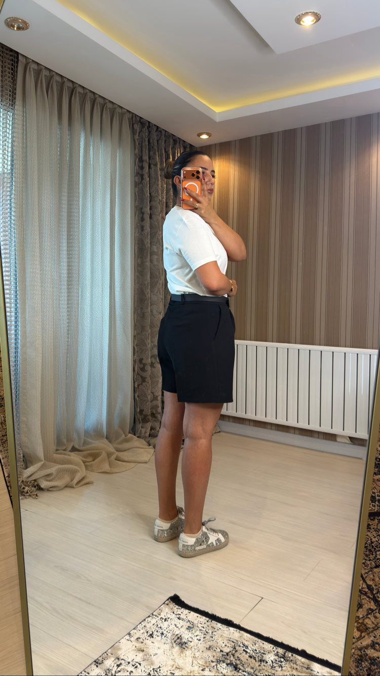 MNG Siyah Kemer Pileli Şort